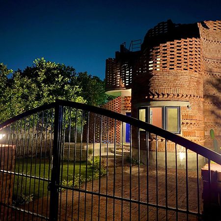 Pool Villa-House Of The Dancing Cactus 퐁디셰리 외부 사진